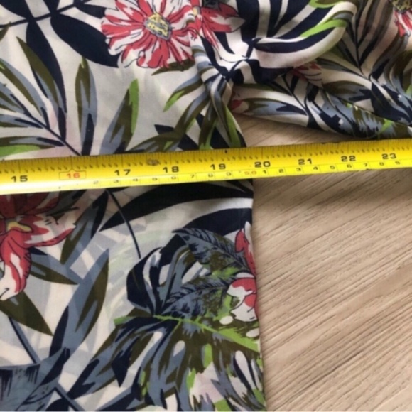 Guess Tropical Floral Kimono - Picture 7 of 9